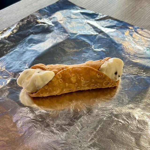 Cannoli.